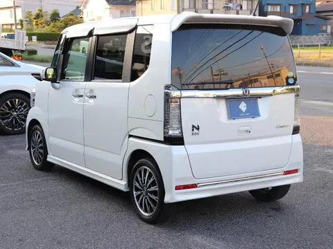 Honda N-BOX Custom