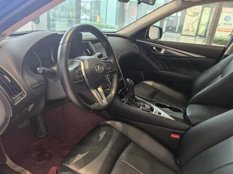Infiniti Q50L