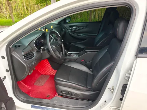 Chevrolet Malibu XL