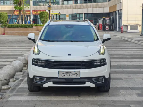 Lynk & Co 01