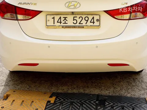 Hyundai Elantra (Avante)