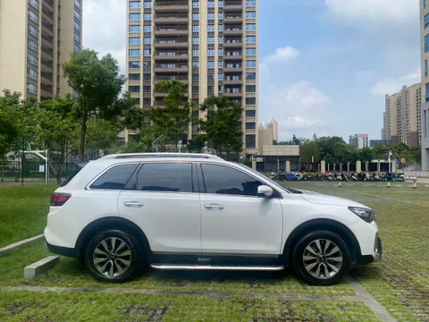 Kia KX7