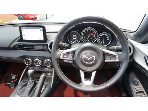 Mazda MX-5 (Roadster)