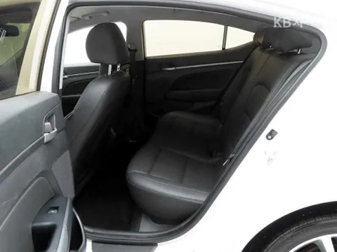 Hyundai Elantra (Avante)