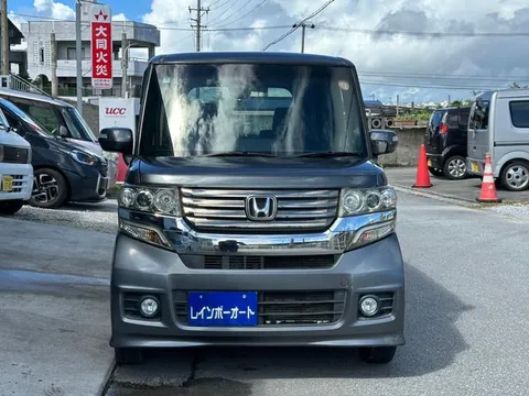 Honda N-BOX Custom