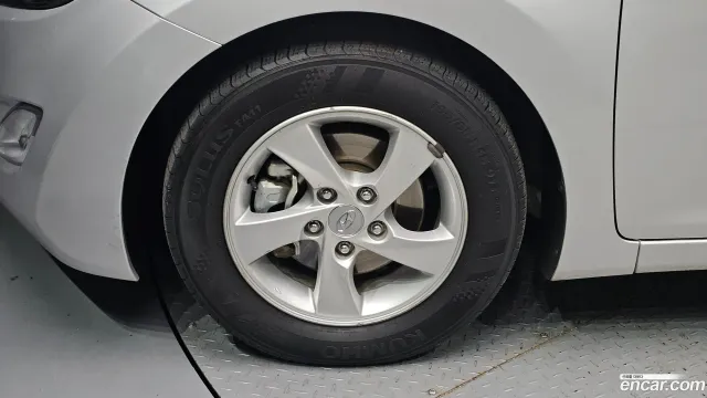 Hyundai Elantra (Avante)