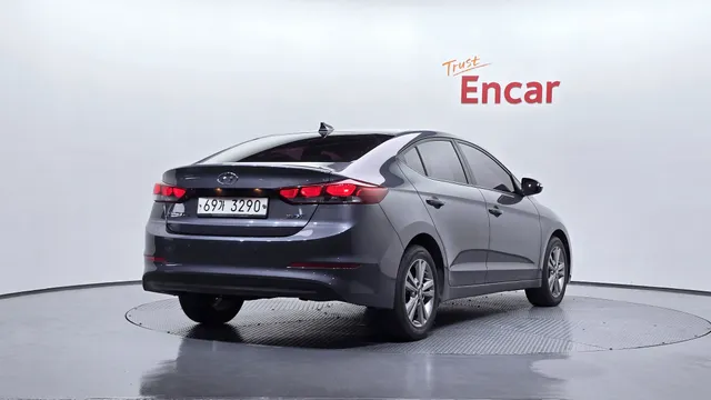 Hyundai Elantra (Avante)