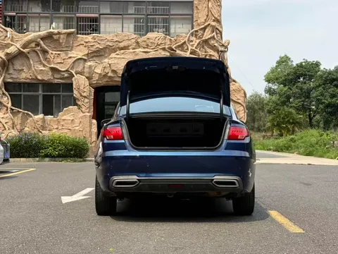 Geely Emgrand GL