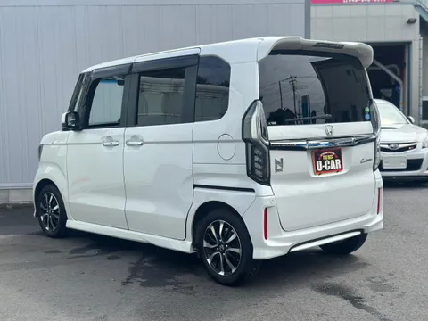 Honda N-BOX Custom