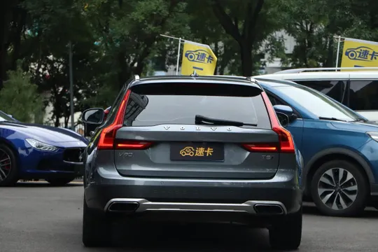 Volvo V90