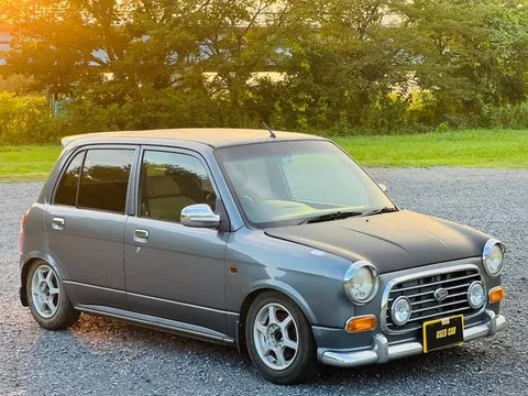 Daihatsu Mira Gino