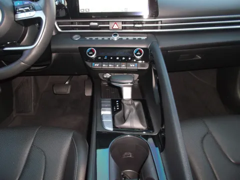 Hyundai Elantra (Avante)
