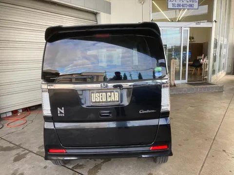 Honda N-BOX Custom