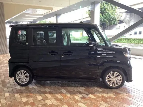 Suzuki Spacia Custom