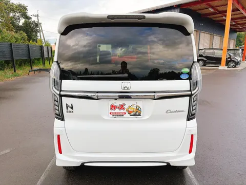 Honda N-BOX Custom