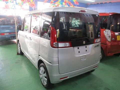 Suzuki Spacia