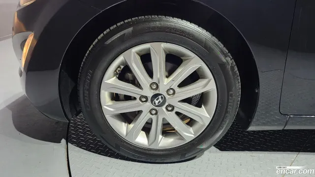 Hyundai Elantra (Avante)