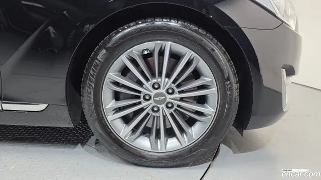 Genesis G90 (EQ900)