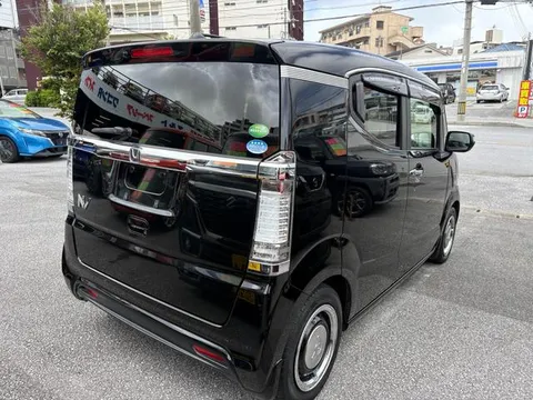 Honda N-BOX Slash