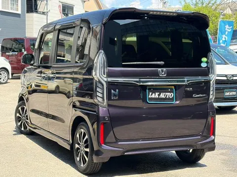 Honda N-BOX Custom