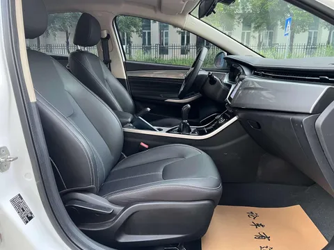 Chery Arrizo 5