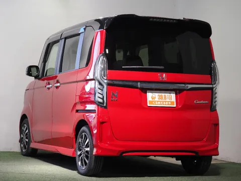Honda N-BOX Custom