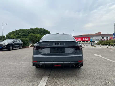 Audi S4