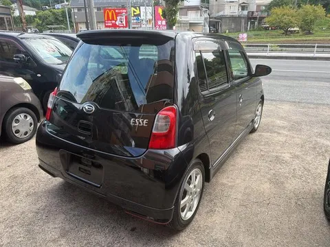 Daihatsu Esse