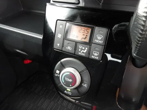 Toyota Pixis Mega