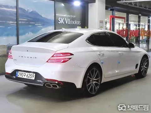 Genesis G70