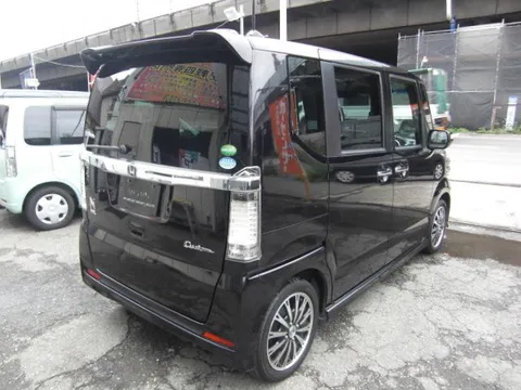 Honda N-BOX Custom