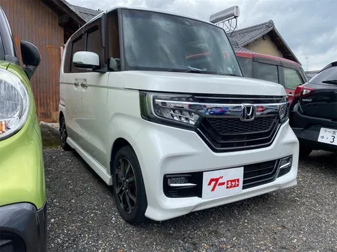 Honda N-BOX Custom