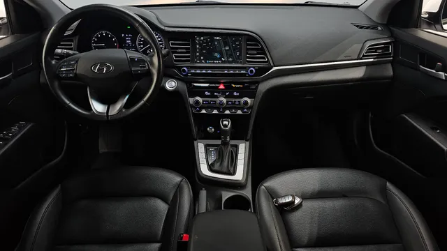 Hyundai Elantra (Avante)