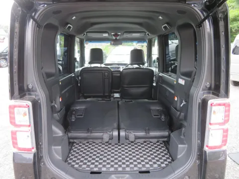 Toyota Pixis Mega