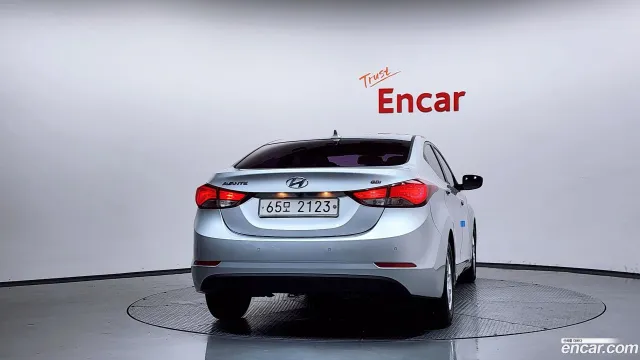 Hyundai Elantra (Avante)