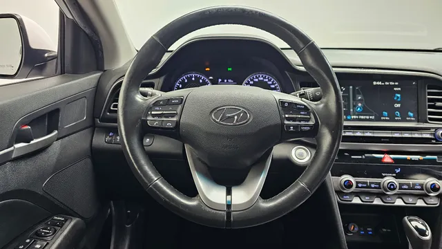 Hyundai Elantra (Avante)