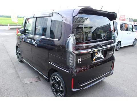 Honda N-BOX Custom