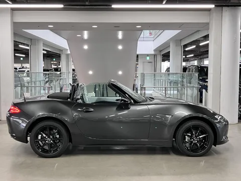 Mazda MX-5 (Roadster)