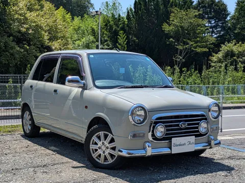 Daihatsu Mira Gino