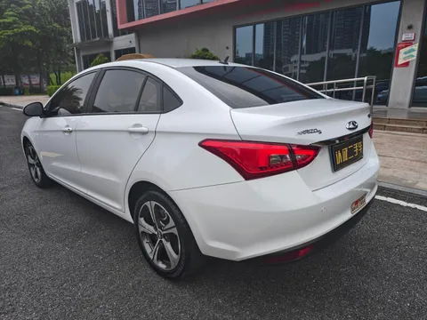 Chery Arrizo 5