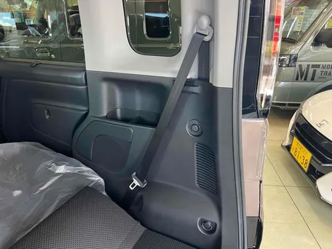 Mitsubishi Delica Mini