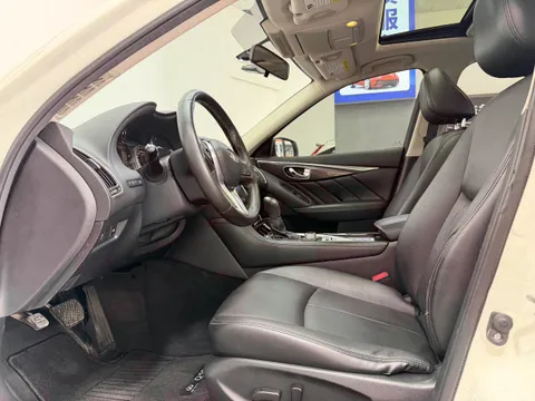 Infiniti Q50L