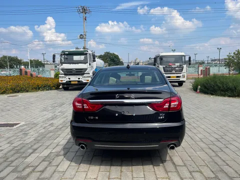 Hongqi H7