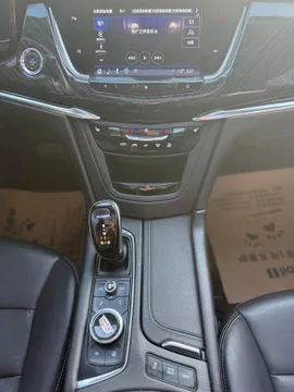 Cadillac XT6