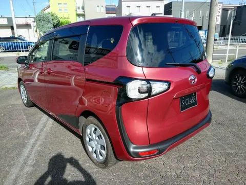 Toyota Sienta