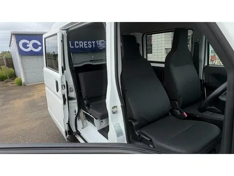 Nissan Clipper Van