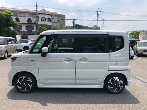 Suzuki Spacia Custom