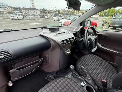 Toyota iQ