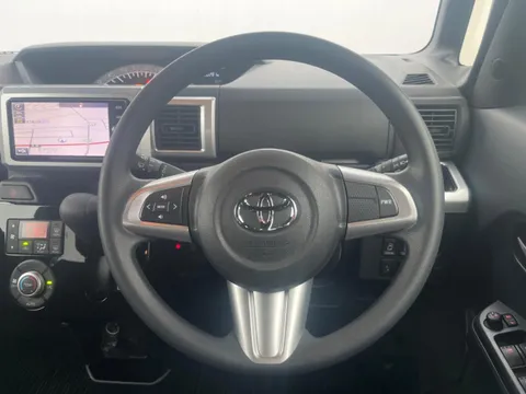 Toyota Pixis Mega
