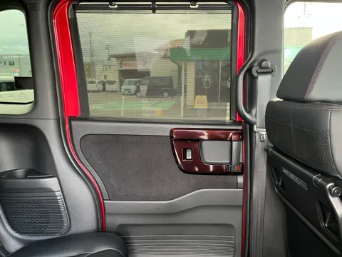 Honda N-BOX Custom